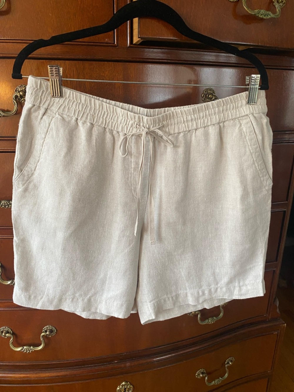 Talbots Cream 100% Linen Elastic Waist Shorts